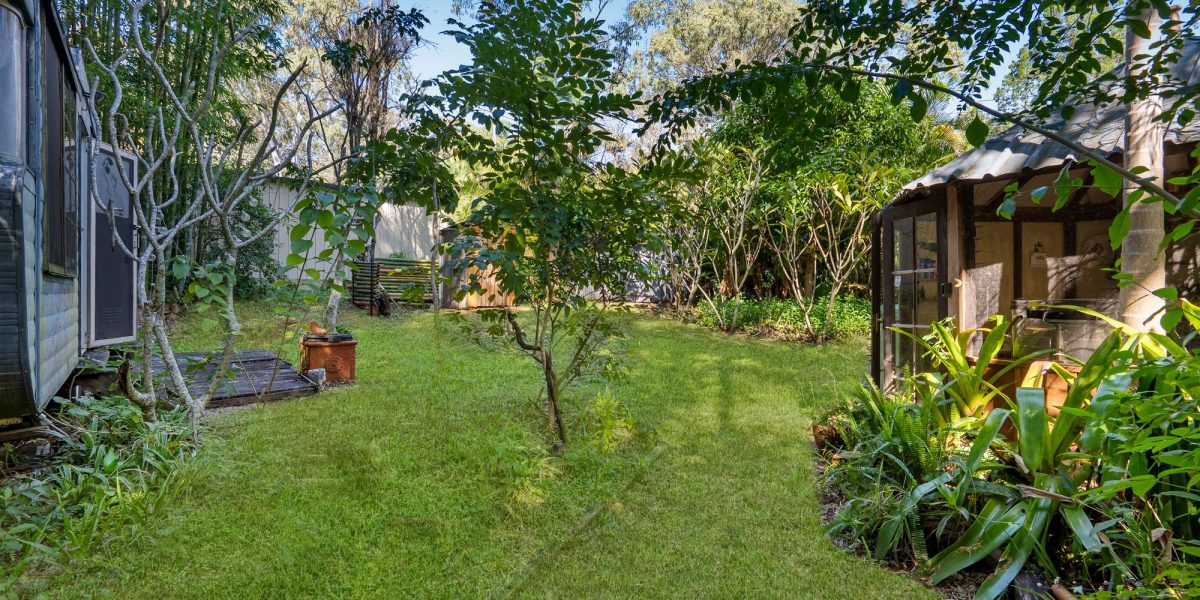 Bloodwood Ave Lamb Island QLD Australia ()