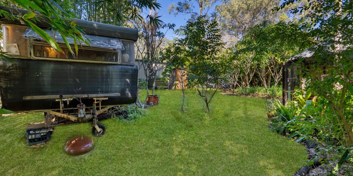 Bloodwood Ave Lamb Island QLD Australia ()