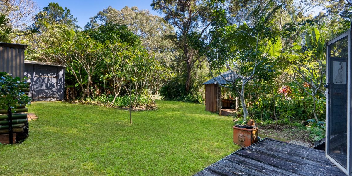 Bloodwood Ave Lamb Island QLD Australia ()