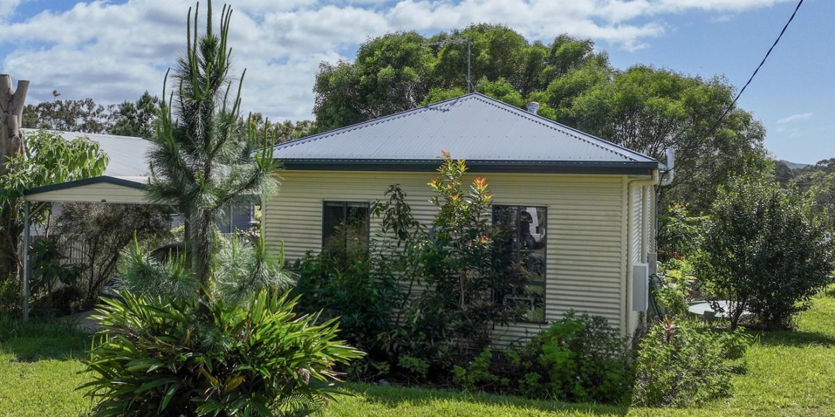 Carport Bay Islands Property