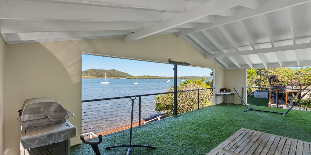 Milton St Russell Island QLD Australia ()