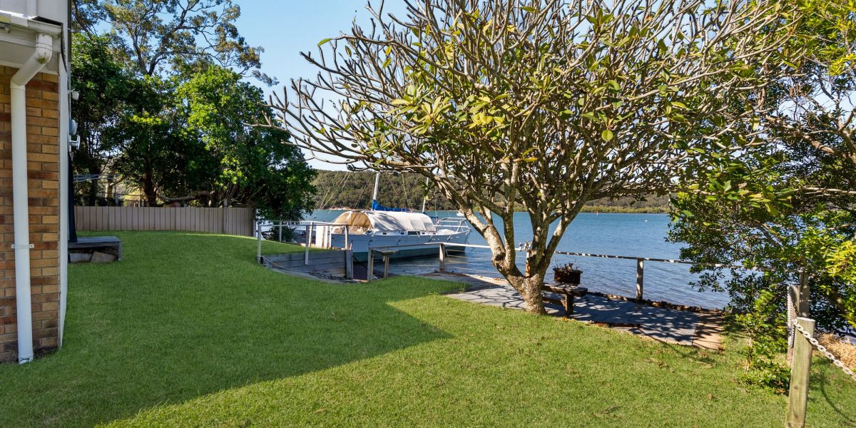Milton St Russell Island QLD Australia ()