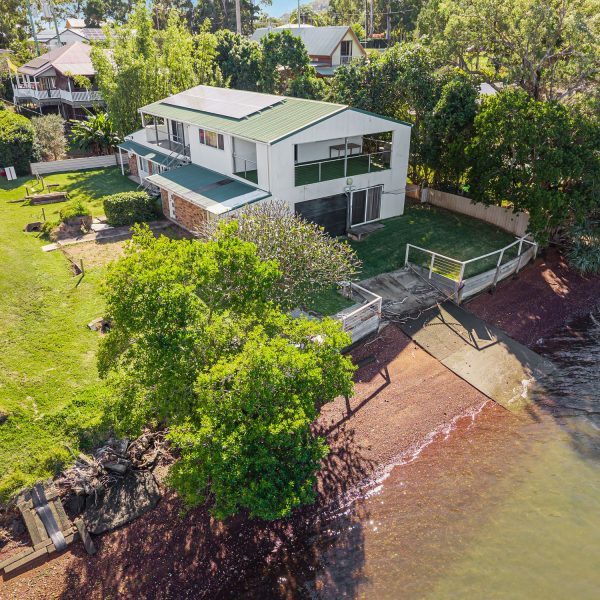 Milton St Russell Island QLD Australia ()
