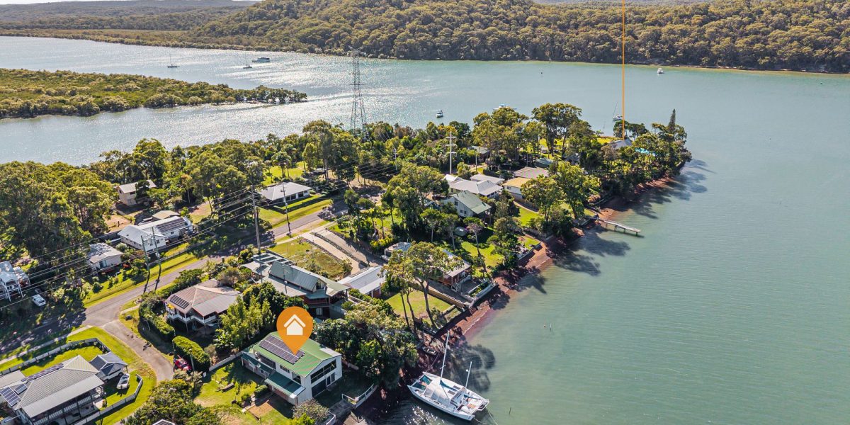 Milton St Russell Island QLD Australia ()