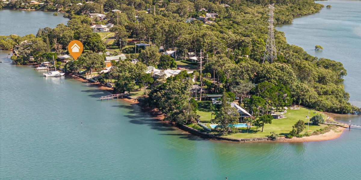 Milton St Russell Island QLD Australia ()