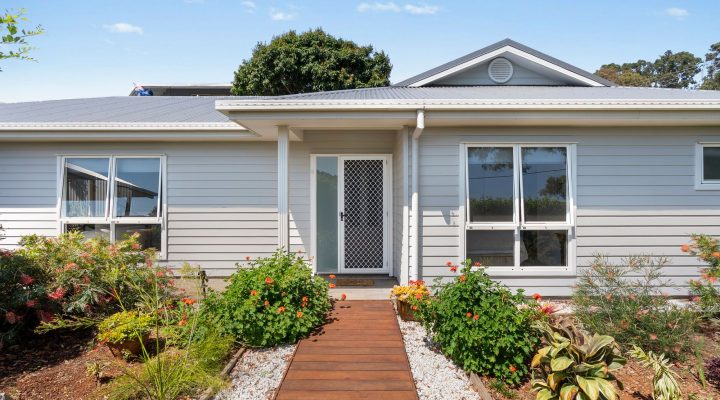 Cooee Cres Macleay Island QLD Australia ()