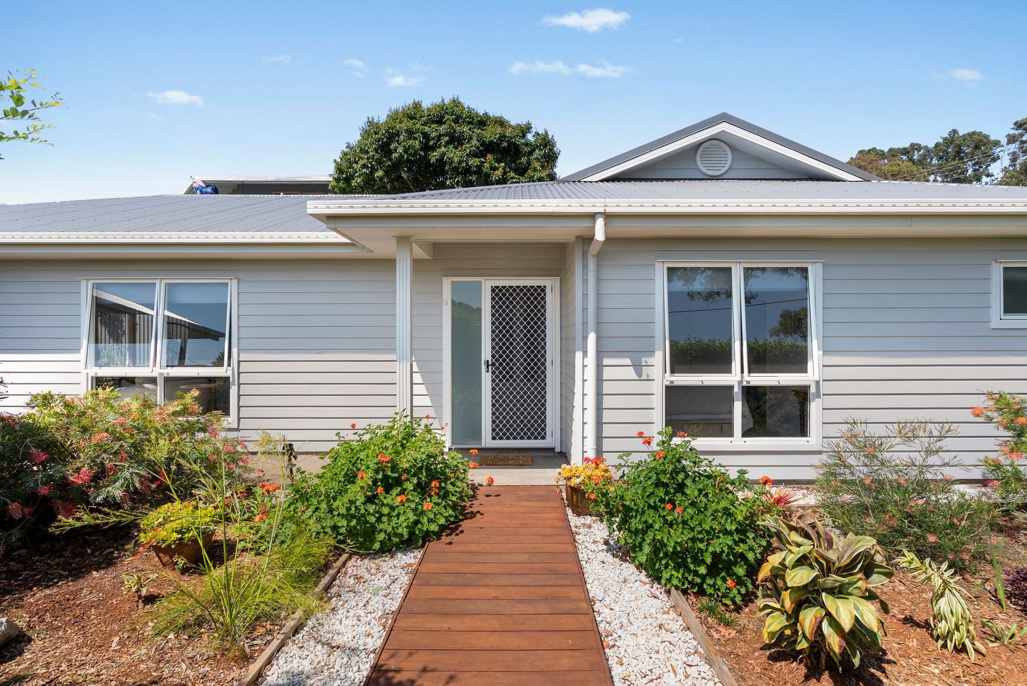 Cooee Cres Macleay Island QLD Australia ()