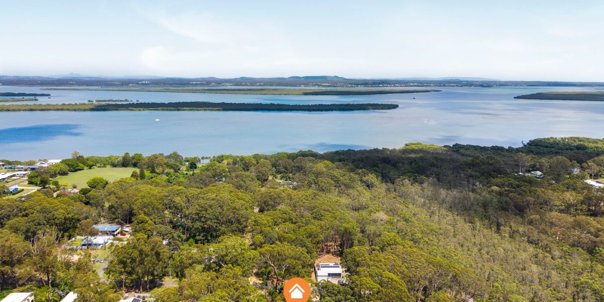 Lau St Russell Island QLD Australia ()