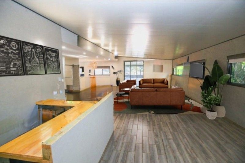 LoungeDining