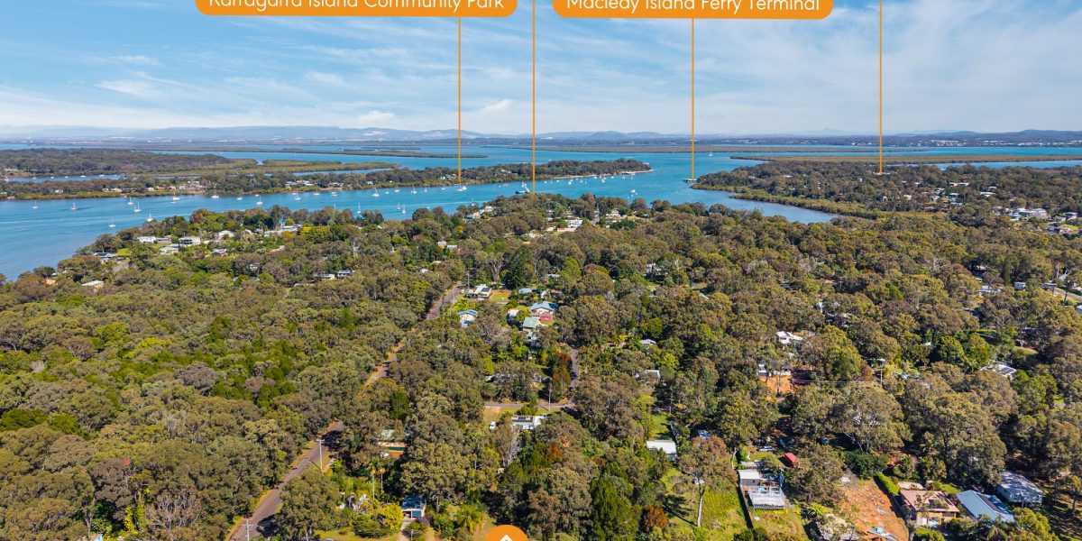 PINS Bloodwood Ave Lamb Island QLD Australia ()